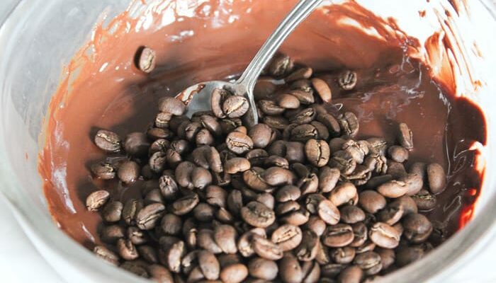 طرز تهیه قهوه با شکلات تلخ